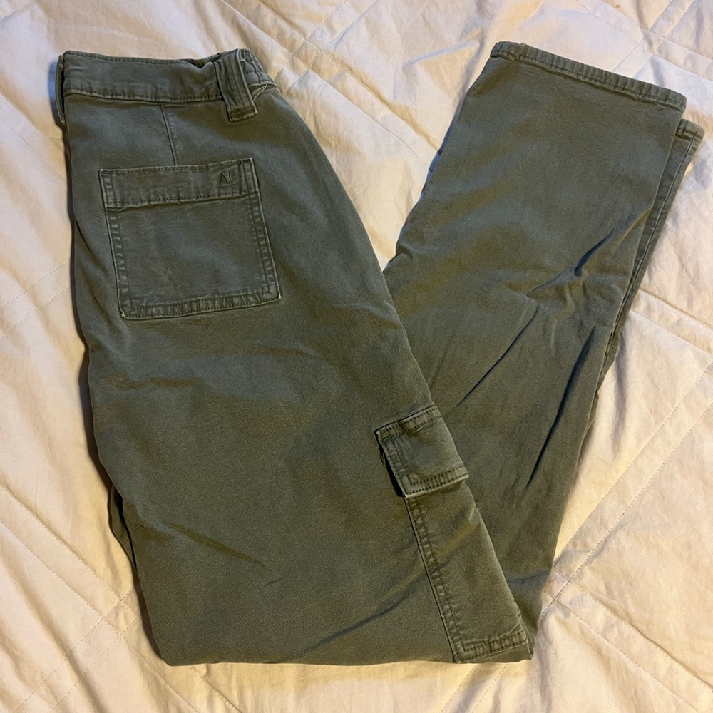 American eagle stretchy army green cargo pants size 0